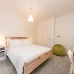 Pass The Keys Spacious Bright Flat 20 Mins To Central London