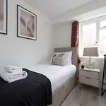 Great House In Centre Of Vibrant, Cool Brixton!
