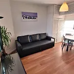 Bright Apartment Near Hyde Park