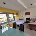 Stylish Apartment Near Carnaby Street, Sleeps 4.