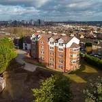 Stylish Studios, Southfields Station - Sk