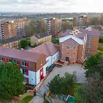 Stylish Studios, Southfields Station - Sk