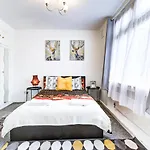 Gorgeous House 4 Bedrooms, 5-Baths In Central London Near Oxford Street