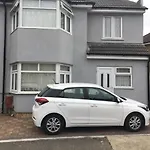 Hameway House- Stunning 4 Bedroom House With A Spacious Kitchen