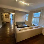Spacious 2-Bed Apartment