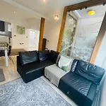 Luxury Maisonette Ll