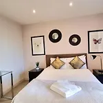 Urban Stay Portobello Market Apartments
