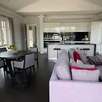 Large Luxury Penthouse With Free Parking Garage