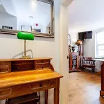 Outstanding Antique 1Br Flat In Soho