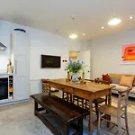Veeve - Mellow Yellow By Holland Park
