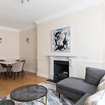 Super Central! Mayfair Family Flat Sleeps 6
