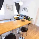 Lovely 2 Bedroom Apartment In Chelsea Sw3