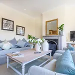 A North London Retreat Cottage, 3 Bed With Garden