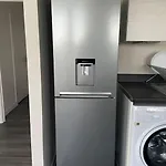 Modern 1-Bedroom Apartment Close To City Airport