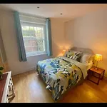 Fab Location 2 Bed Garden Flat Camden