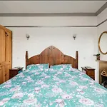 Lovely Three Bedroomed House, Parking 2 Cars