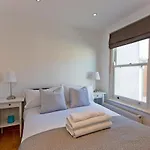Convenient 1 bedroom apartment with parking