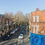 Convenient 1 bedroom apartment with parking
