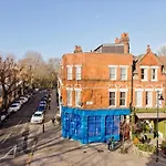 Convenient 1 bedroom apartment with parking
