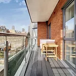 Luxury 2 Bed 2 Bath With Balcony New Build Apartment *South Central London*