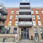 Luxury 2 Bed 2 Bath With Balcony New Build Apartment *South Central London*