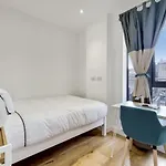 Luxury 2 Bed 2 Bath With Balcony New Build Apartment *South Central London*