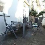 Walk To Notting Hill /Paddington 1 B/R With Patio