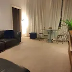 Walk To London Bridge En Suite Apartment With Kitchen
