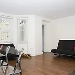 Holiday Lets London - C