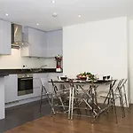 Holiday Lets London - C