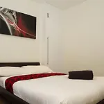 Holiday Lets London - C