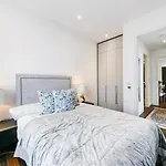 Luxury Apartment In London