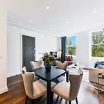 Luxury Apartment In London