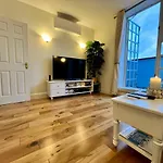 A Penthouse By Tower Bridge
