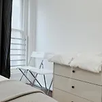 Room In Central London, Soho - 05