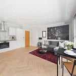 Pleasing 2Bed Flat 10Min To Wimbledon Tennis Court