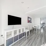 Entire House - Three Bed House In Peckham