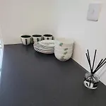 Fancy Basement Flat B