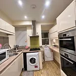 Central London 5-Bedroom, 4 Baths Lovely Villa In Marylebone