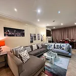 Central London 5-Bedroom, 4 Baths Lovely Villa In Marylebone
