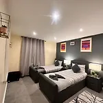 Central London 5-Bedroom, 4 Baths Lovely Villa In Marylebone