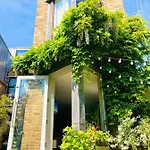 Stunning 1 Bed Garden Apartment