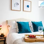 Charming 1 Bed Apt In Kensington - Free London Tour Included By City Apartments Uk Short Lets Serviced Accommodation