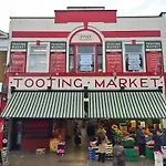 Great 4 Bedroom Home In Tooting