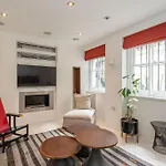 Stunning 3 Bed Townhouse In The Heart Of Mayfair