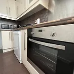 Entire Flat In Euston-Kings Cross