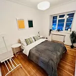 Stunning Flat With Roof Terrace In Streatham