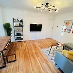 Stunning Flat With Roof Terrace In Streatham
