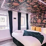 Fitzrovia Apartment 1