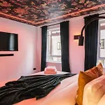 Fitzrovia Apartment 1